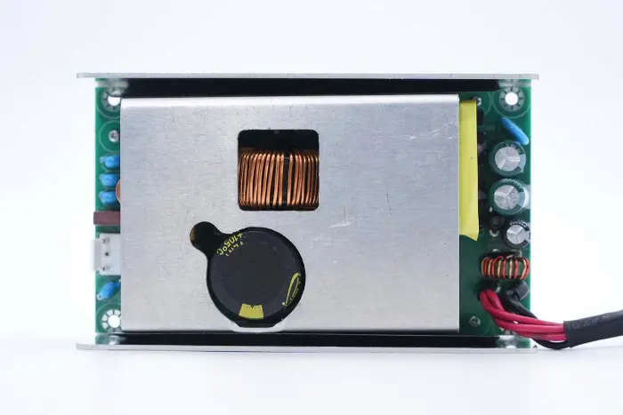 Ár Táirge Nua-300W Soláthar Cumhachta GaN